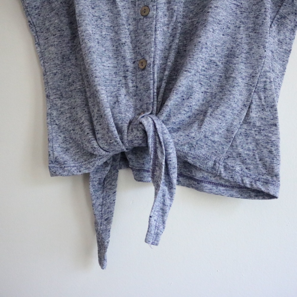 Charlotte Russe Blue Sleeveless Buttoned Tie Up Tank - Picture 2 of 7